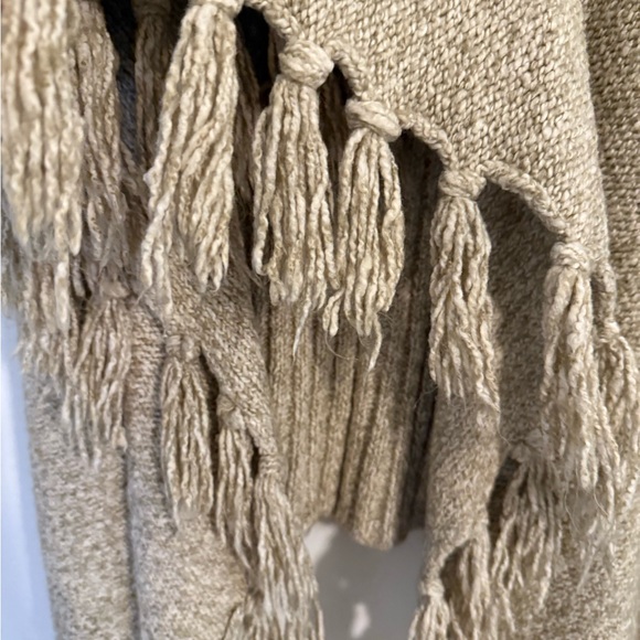 Kenzie Women’s open fringe sweater vest tan size Small - Picture 6 of 12